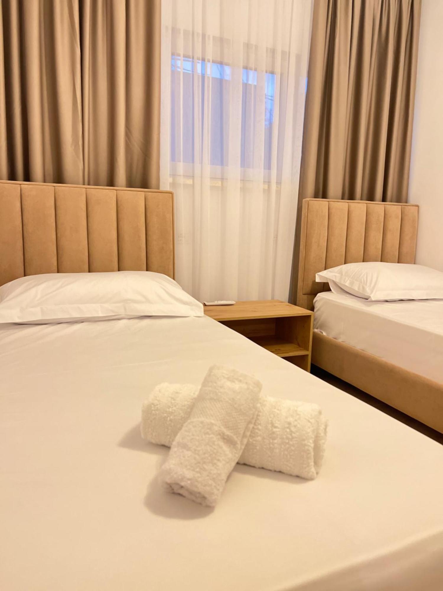 Pine Apartments At San Pietro Resort Durrës Esterno foto